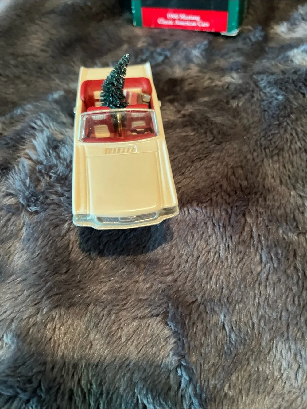 Hallmark festive keepsake